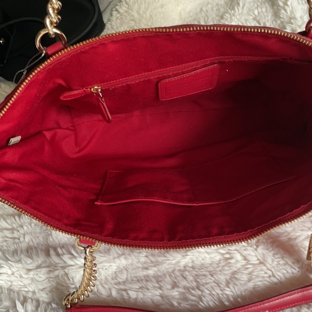 ❤️- NWT Coach Ava Chain Tote Carryall Red Quilted Leather Large Shoulder… - Picture 9 of 16